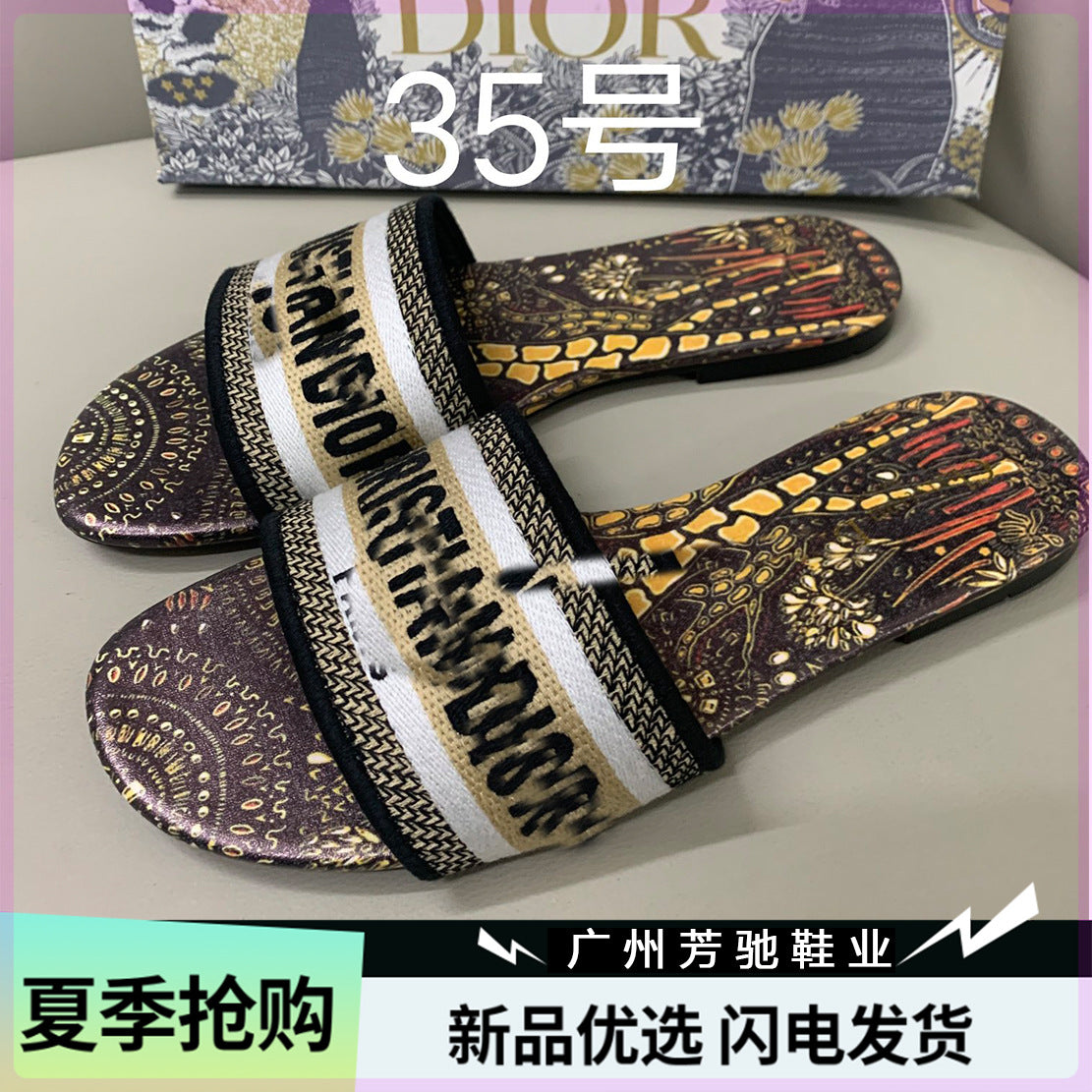 Dior zapatos planos de mujer a la moda y versátiles bordados,Alta costura,suela suave antideslizante Dior Nuevo y moderno zapatillas refrescantes 2026