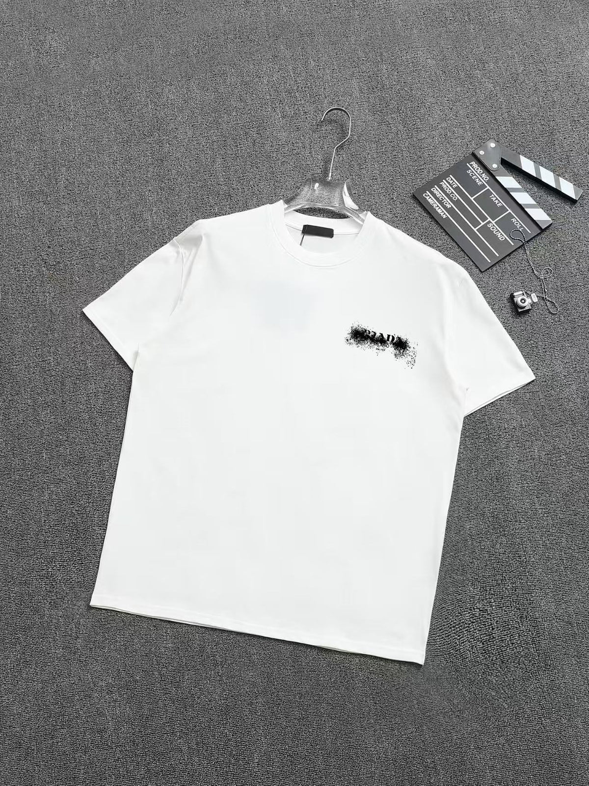 T-shirt Triangles métalliques | Casual été