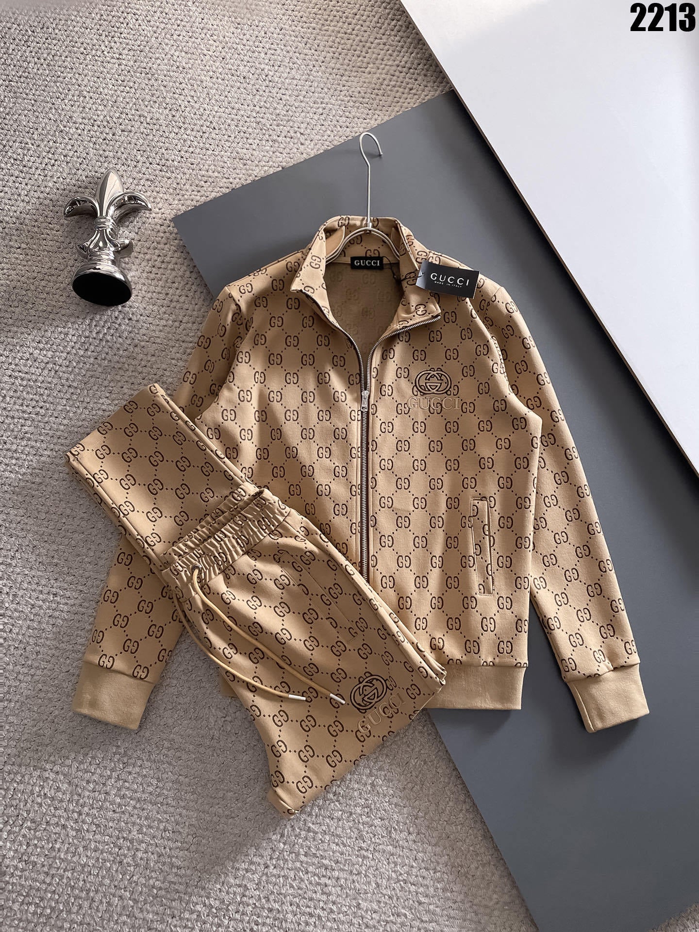 La versión correcta del SS25 transfronterizo debuta en otoño e invierno: nueva chaqueta de traje, cremallera, lujoso y sitios de moda para hombres europeos y americanos