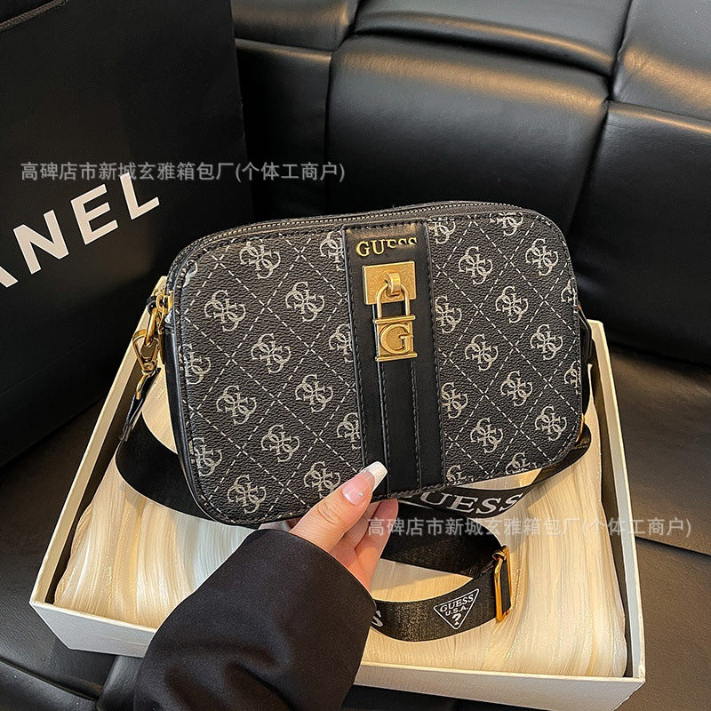 Bolsas de mujer de moda europea y estadounidense 2025 nuevas bolsas retro versátiles de un solo hombro pequeñas bandoleras de lujo de alta gama