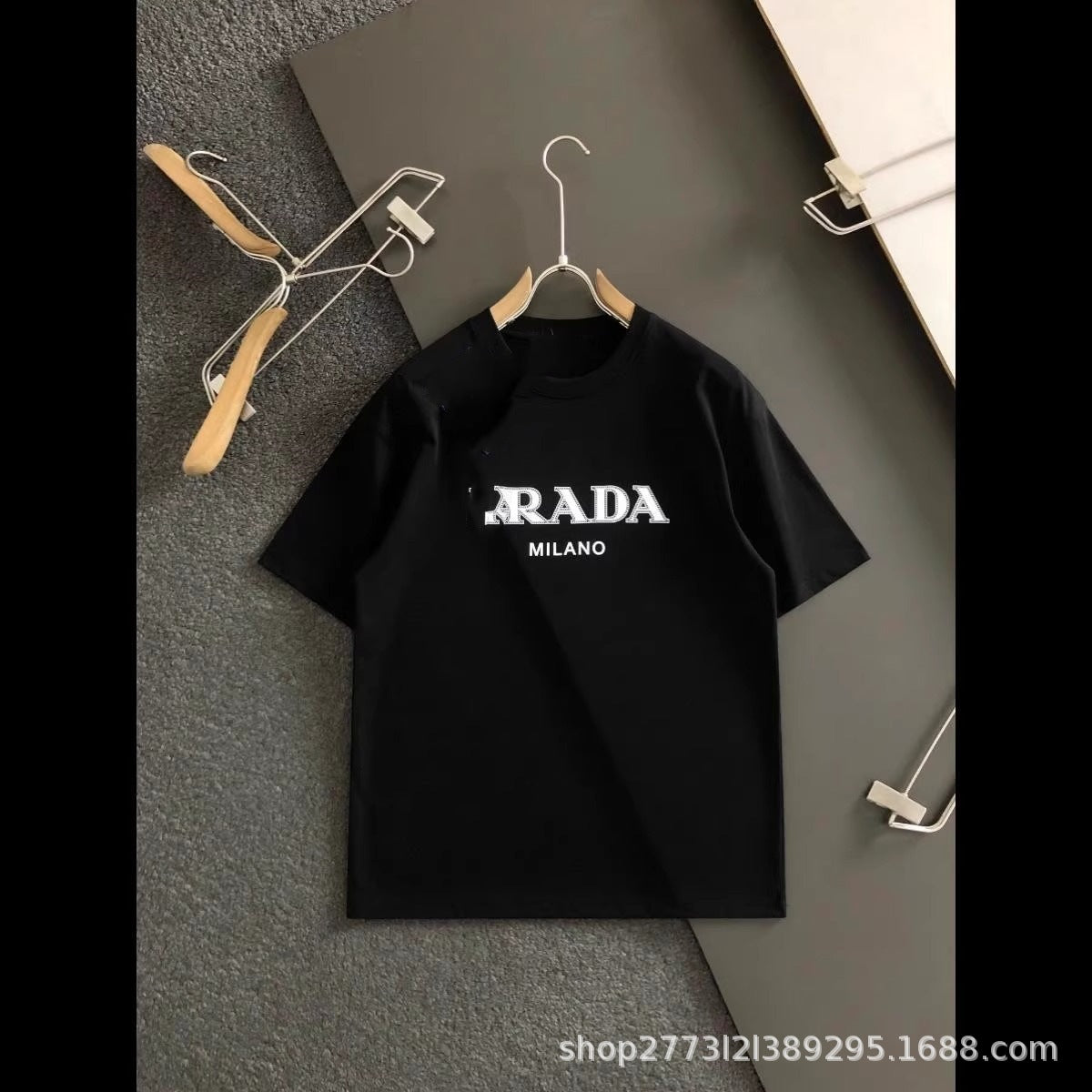 Camiseta informal informal de cuello redondo y suelta de cuello redondo con estampado de letras a la moda, camiseta versátil a juego para pareja