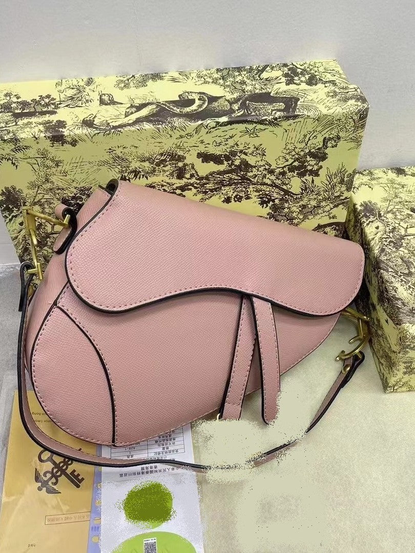 Damen Saddle Bag aus Bast | Modische Reise-Umhängetasche | Mit Box