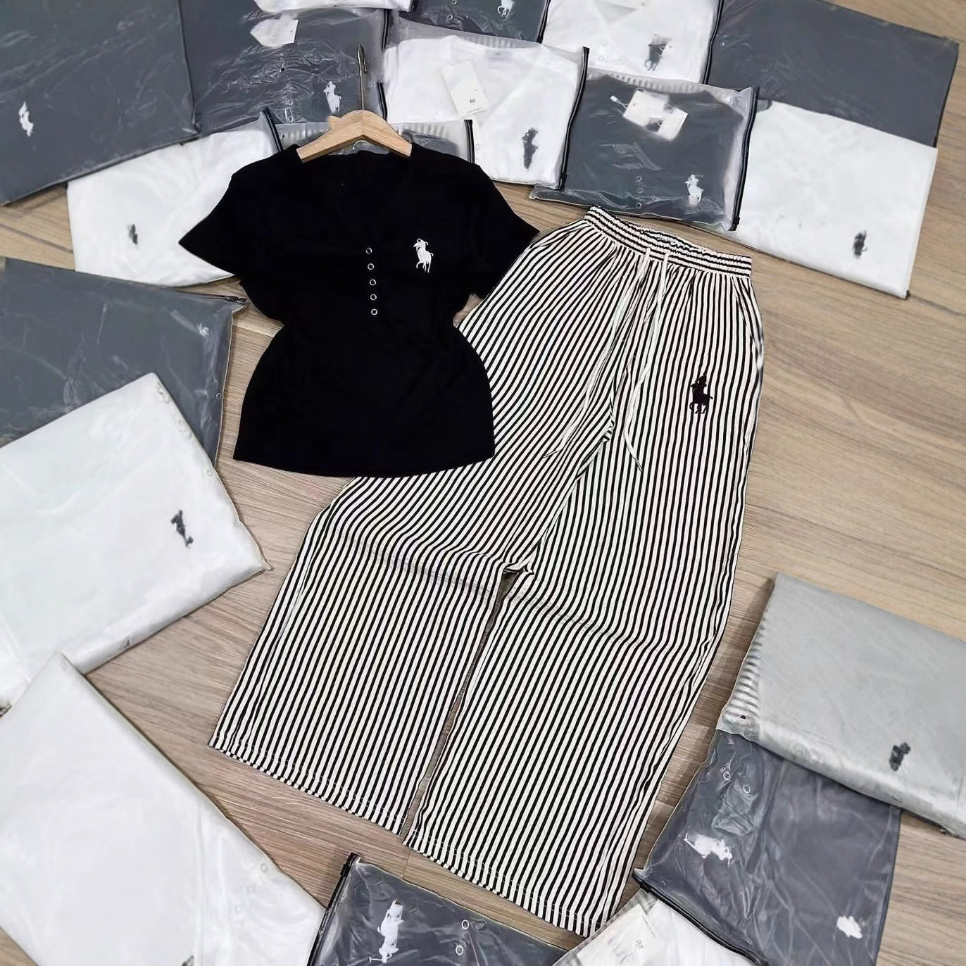 Conjunto casual transfronterizo para mujer, camiseta de manga corta de poni con diseño de verano, pantalones anchos de pierna ancha a rayas anchas y conjunto de dos piezas