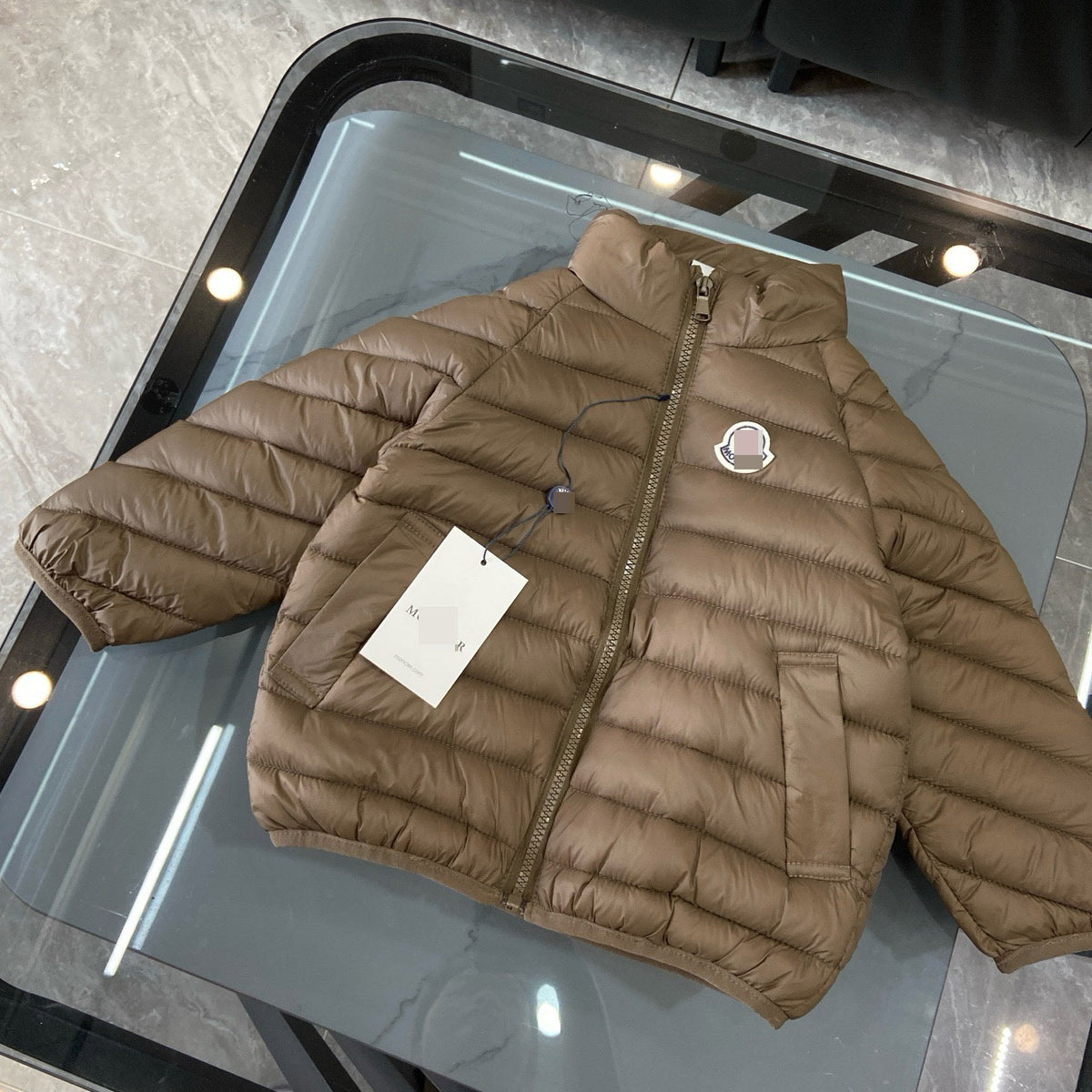 Kinderjacke Junge M | Kapuze und kurzer Schnitt