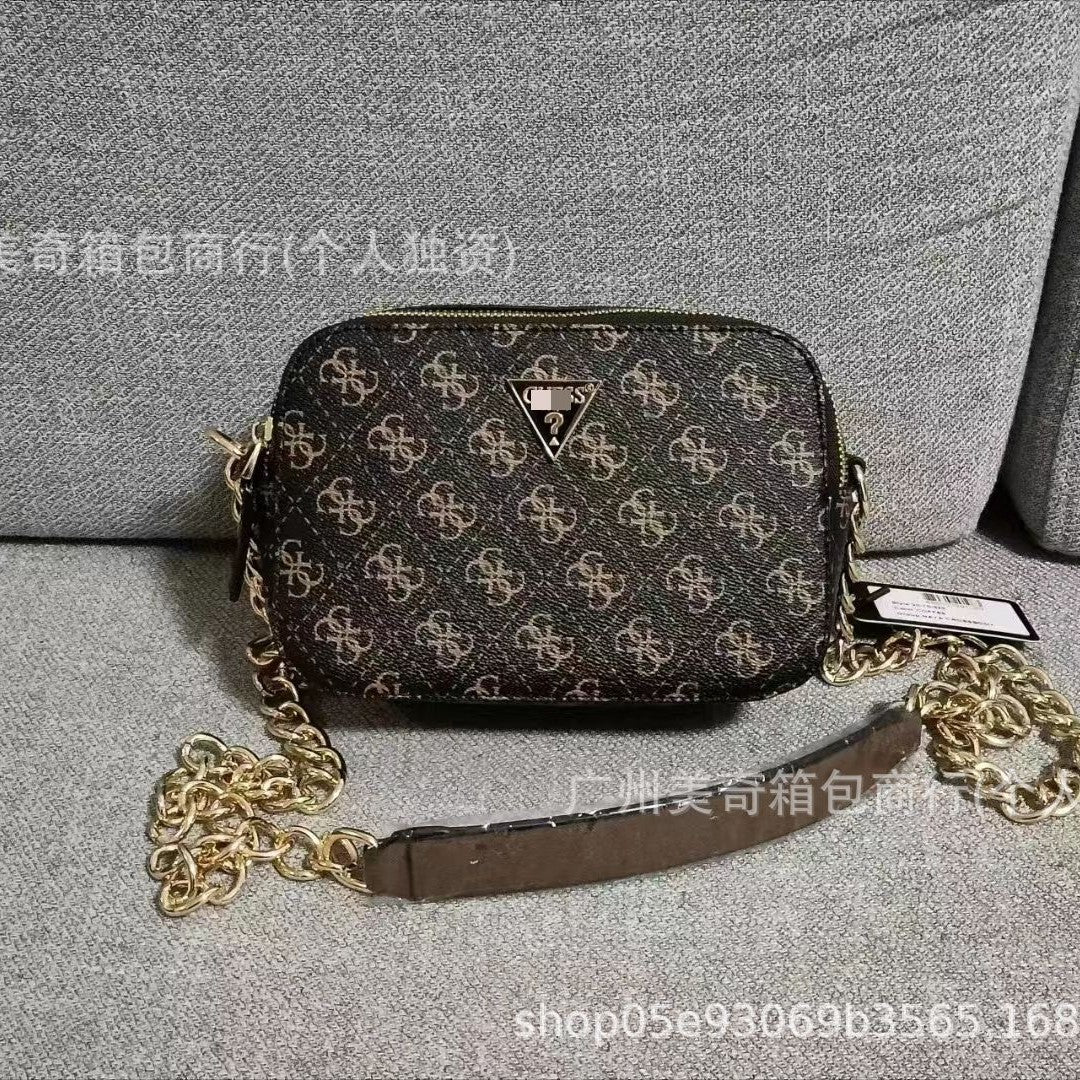 Bolso Bandolera Triángulo Logo Cadena Mujer | Premium