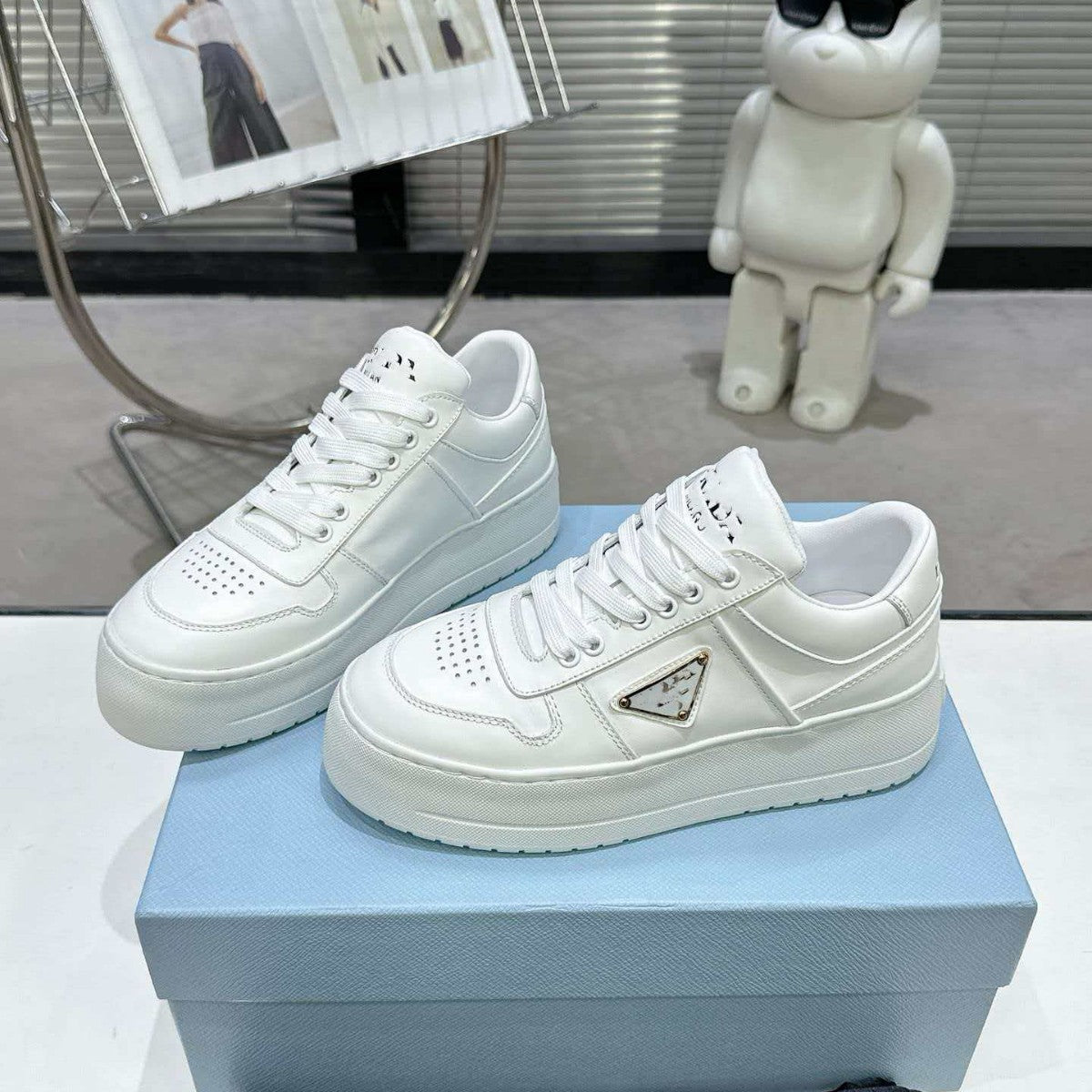 26 años de la familia P triángulo marca plataforma zapatos muffin aumentan la altura moda zapatillas casuales hombre pequeño versátil pequeña zapata blanca