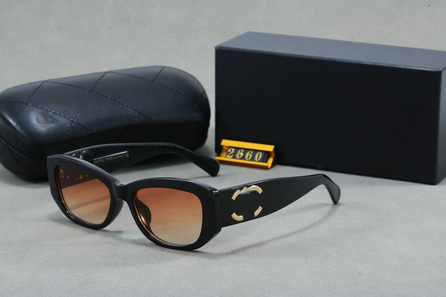 Gafas de sol doble C con el logo Xiaoxiang para mujeres, superventas de celebridades de internet Xiaohongshu, gafas de sol para hombre, transmisión en directo de ventas calientes 2660
