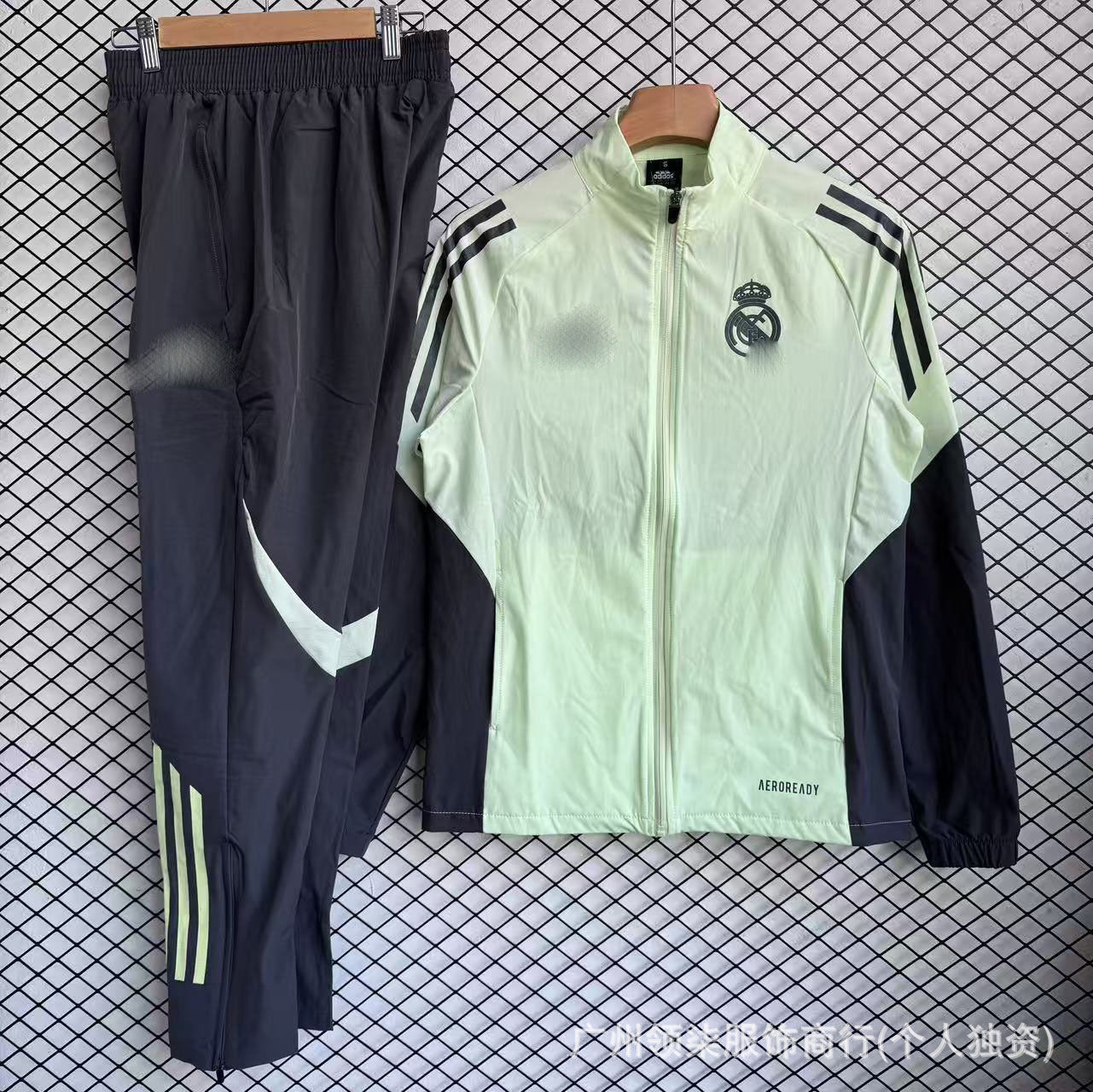 Nuevo equipamiento de fútbol, conjunto de chaquetas impermeables impermeables y de moda del Arsenal para entrenamiento español